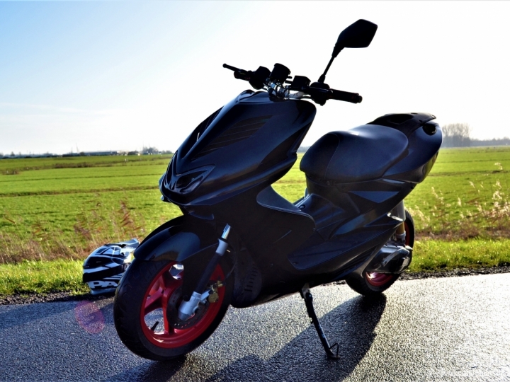 Yamaha Aerox zwart