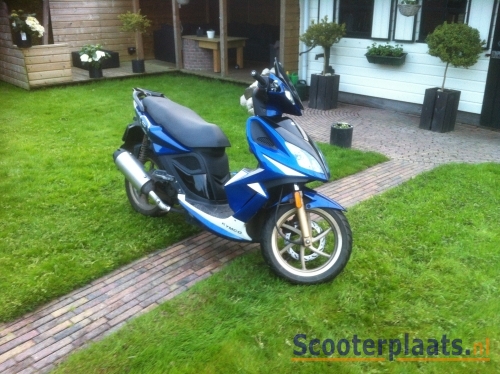 Kymco Super8 blauw