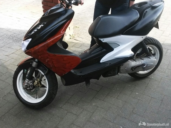 Yamaha Aerox zwart