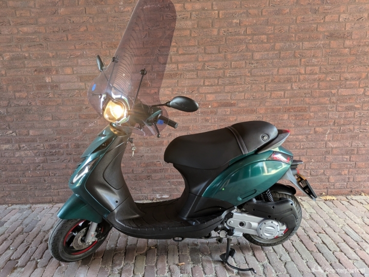 Piaggio Zip groen