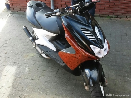 Yamaha Aerox zwart