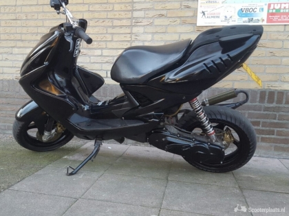 Yamaha Aerox zwart