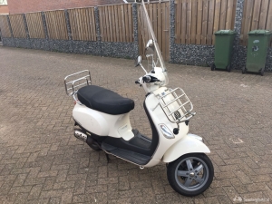 Vespa LX 50 wit