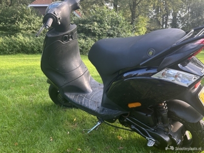 Piaggio Zip zwart