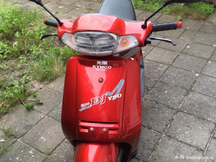 Kymco DJ-50 rood