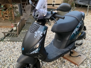 Piaggio Zip matzwart