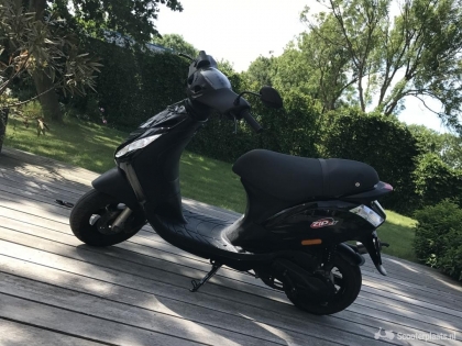 Piaggio Zip zwart