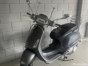 Vespa Sprint grijs