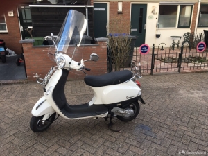 Vespa LX 50 wit