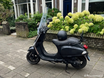 Vespa S zwart