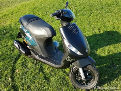 Piaggio Zip zwart